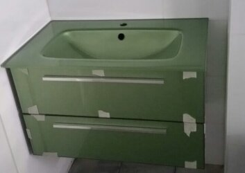 ארון אמבטיה acqua גוף הארון והכיור מזכוכית בצבע ירוק בהזמנה אישית 